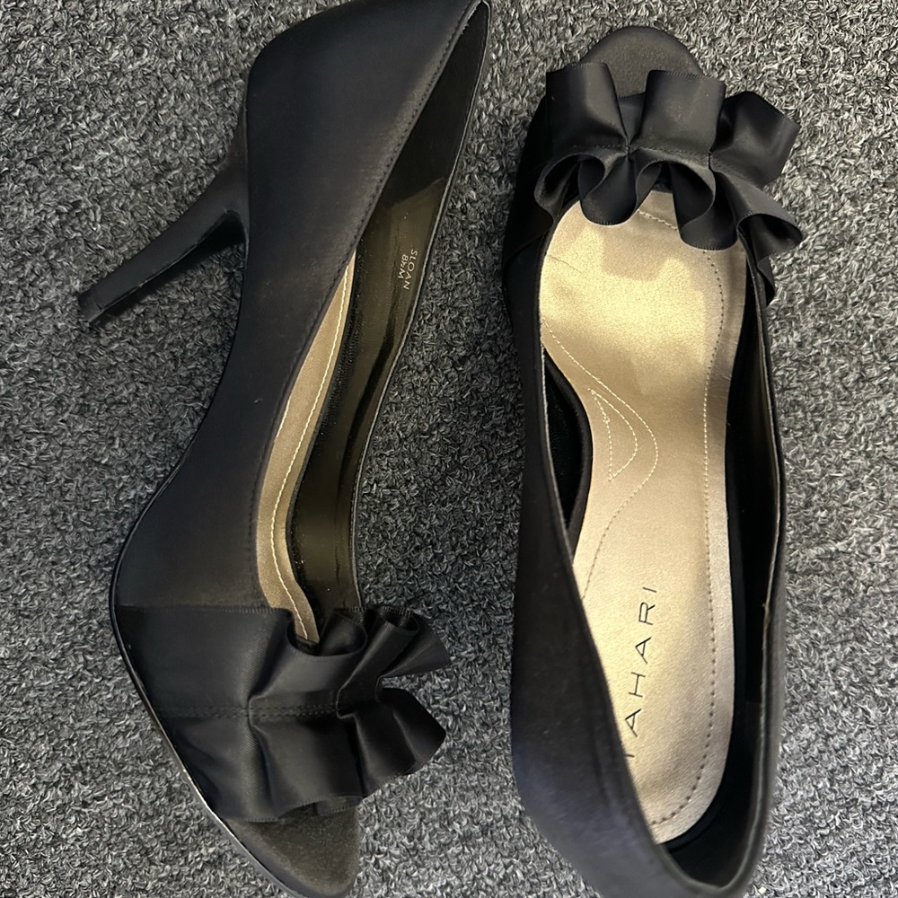 Tahari Leather sole heels